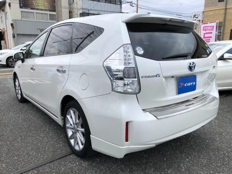 PRIUS ALPHA