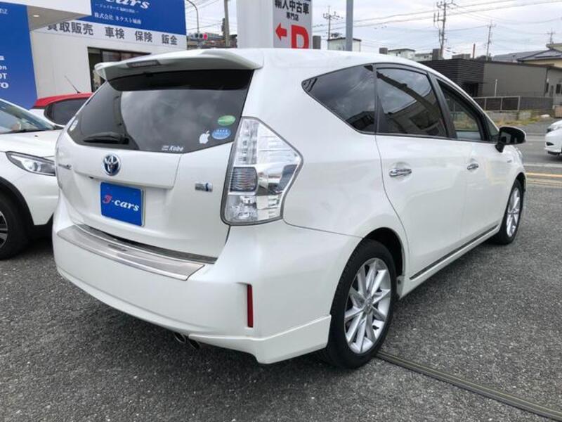 PRIUS ALPHA