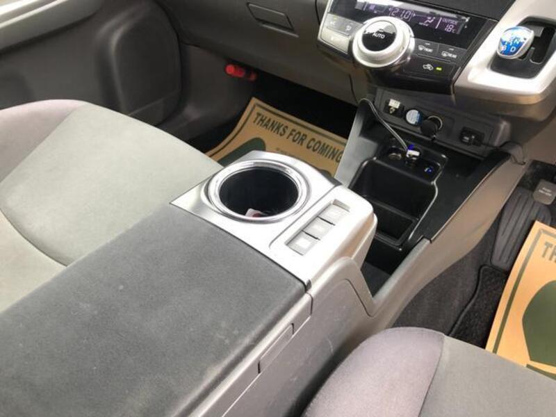 PRIUS ALPHA