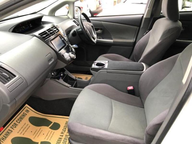PRIUS ALPHA