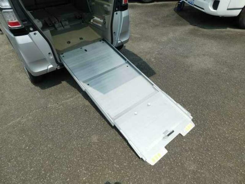 N BOX PLUS