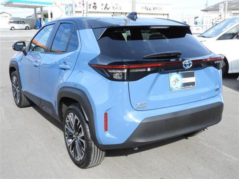 YARIS CROSS