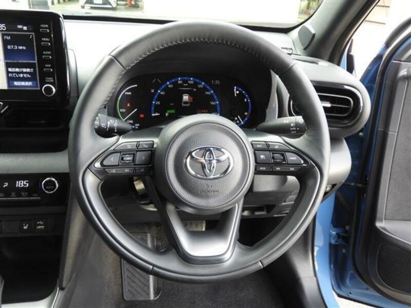 YARIS CROSS