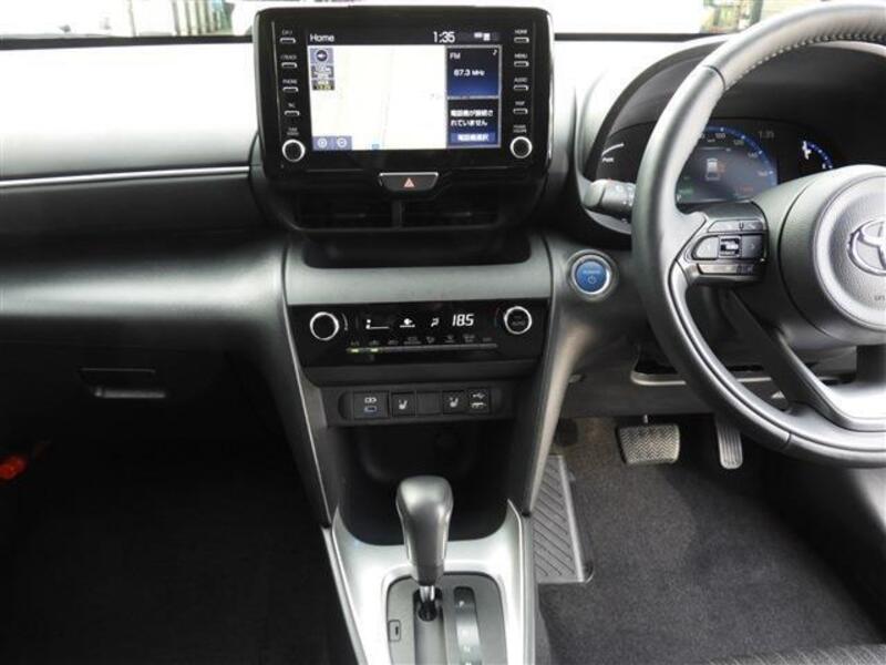 YARIS CROSS