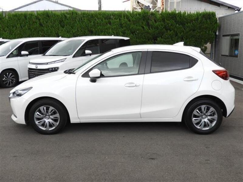 MAZDA2