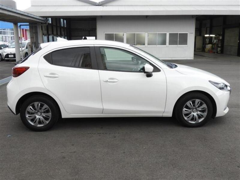 MAZDA2