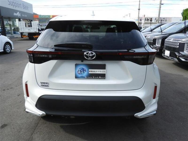 YARIS CROSS