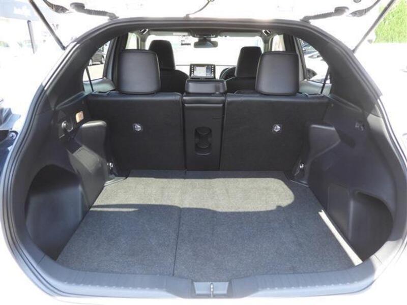 YARIS CROSS