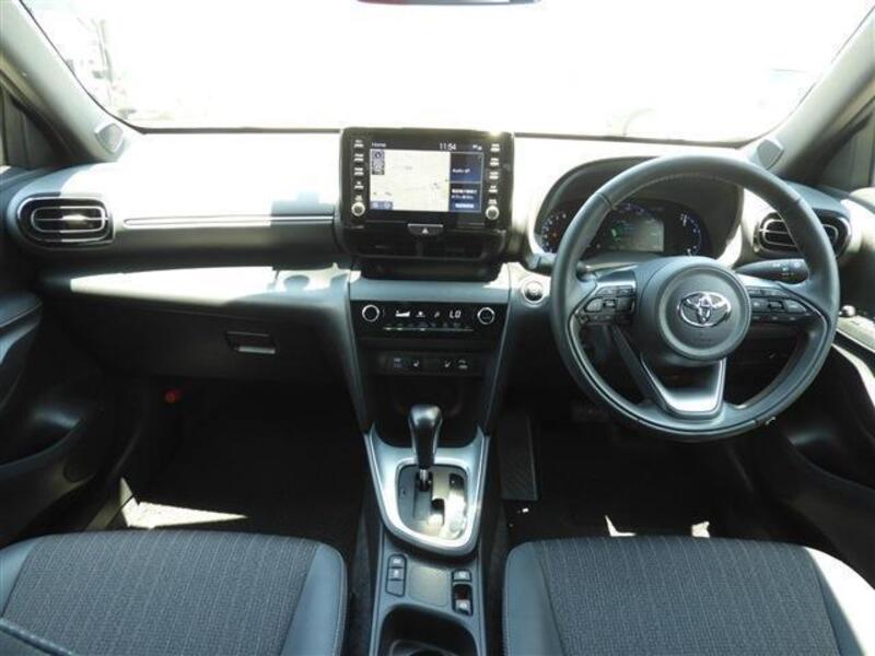 YARIS CROSS
