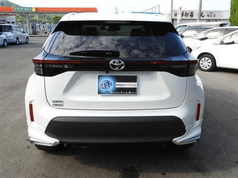 YARIS CROSS