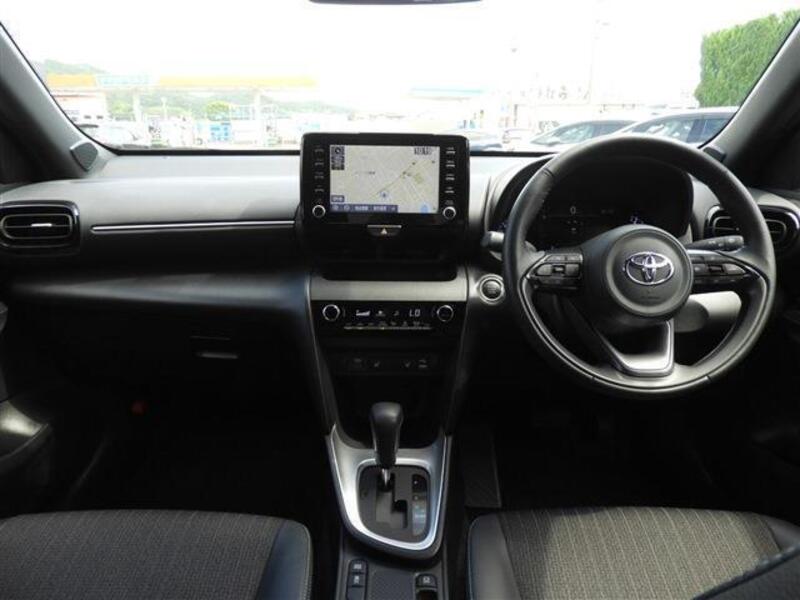 YARIS CROSS