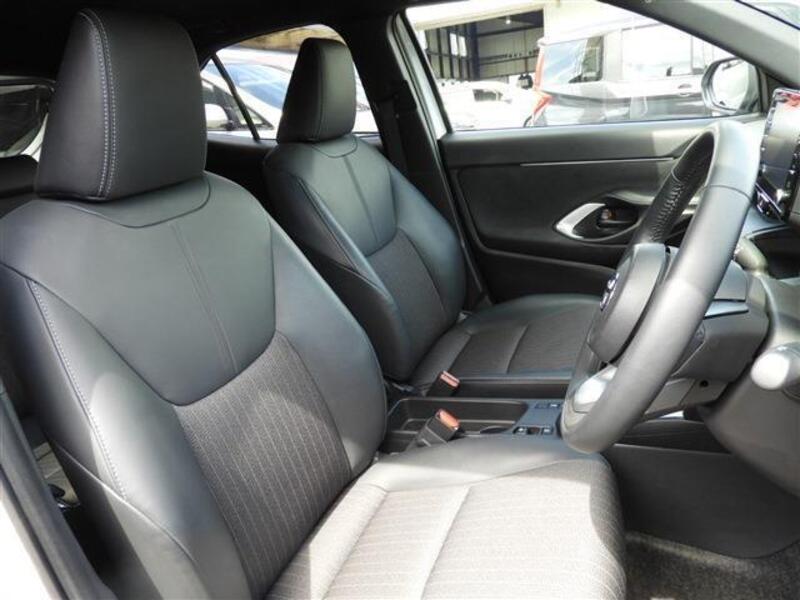 YARIS CROSS