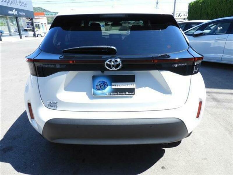 YARIS CROSS