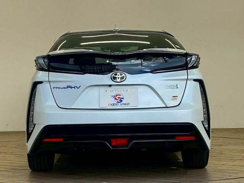 PRIUS PHV