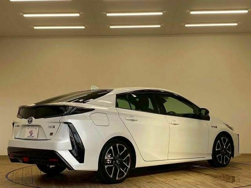 PRIUS PHV