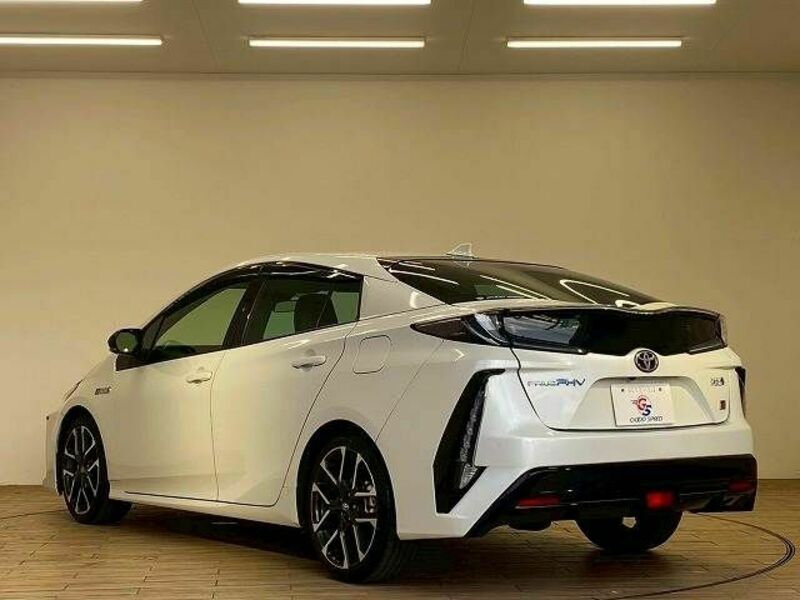 PRIUS PHV