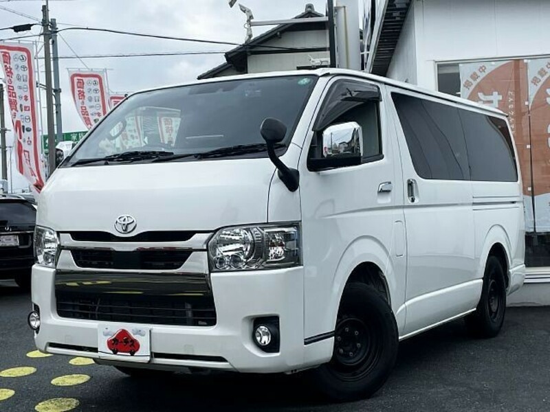 TOYOTA HIACE VAN