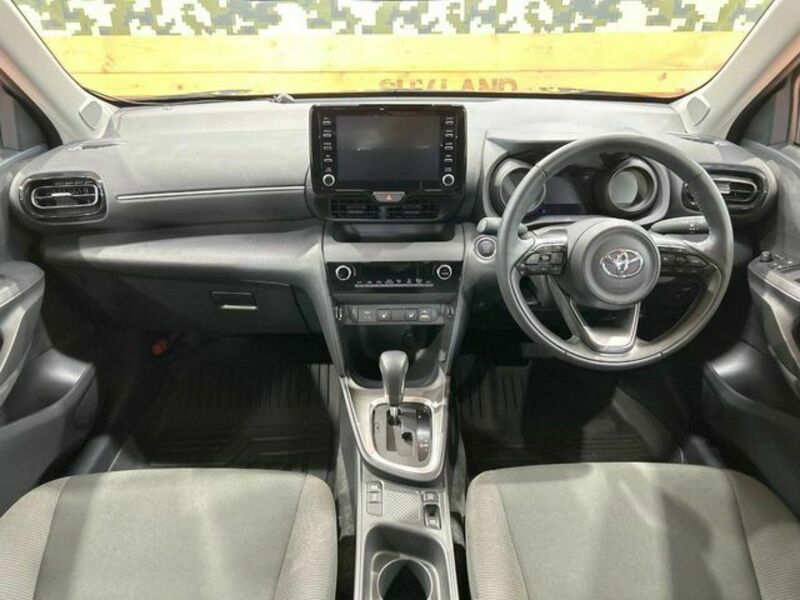 YARIS CROSS