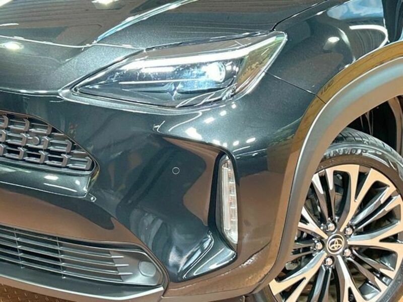 YARIS CROSS