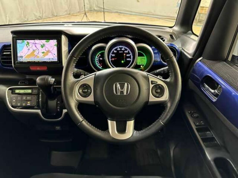 N BOX