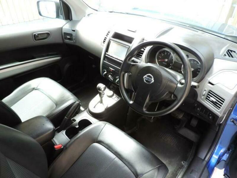X-TRAIL