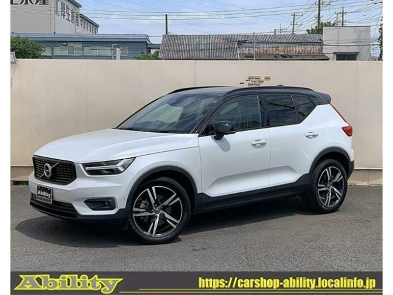 VOLVO XC40