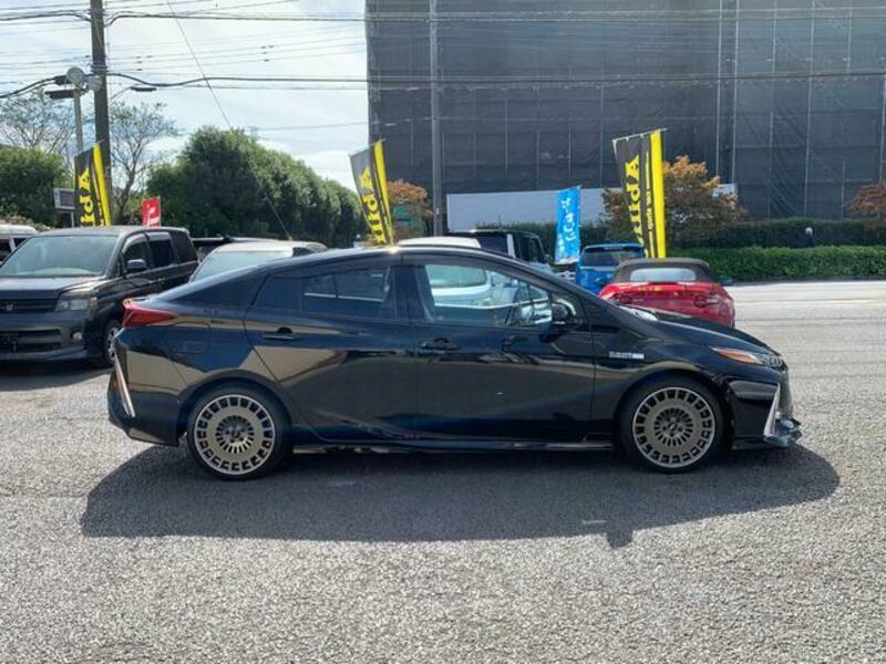 PRIUS PHV