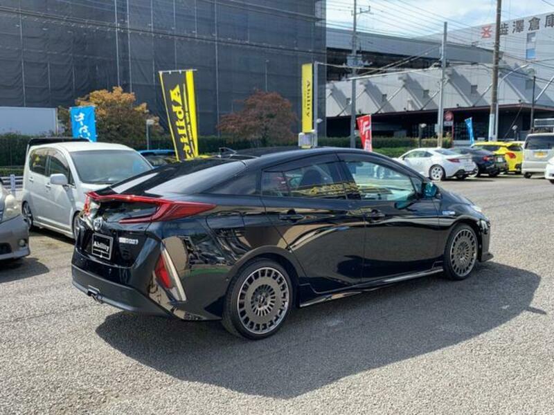PRIUS PHV