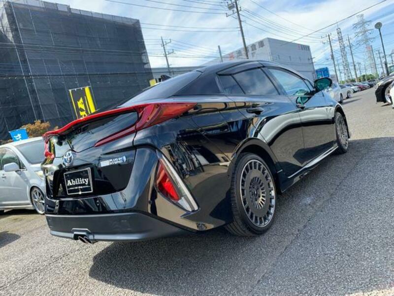 PRIUS PHV