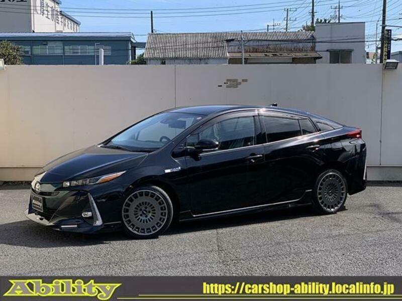 TOYOTA PRIUS PHV