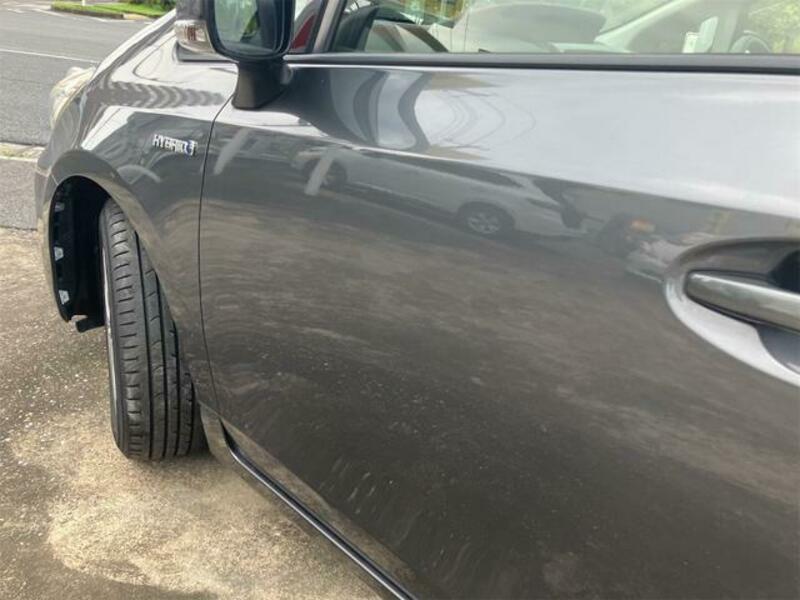 PRIUS ALPHA