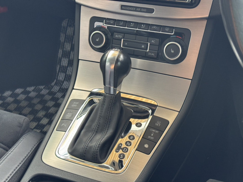 PASSAT VARIANT