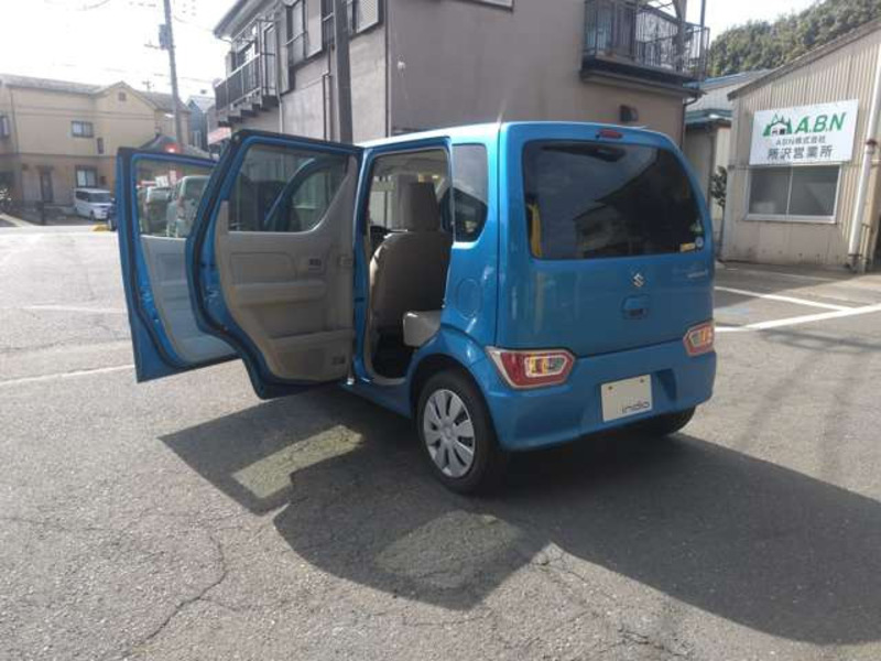 WAGON R