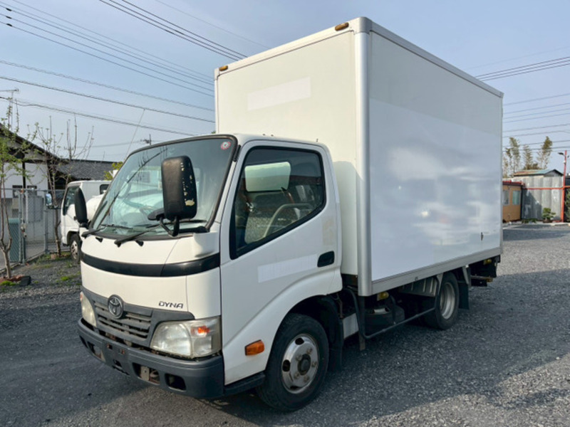 TOYOTA DYNA
