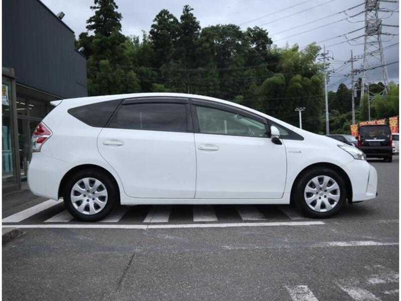 PRIUS ALPHA