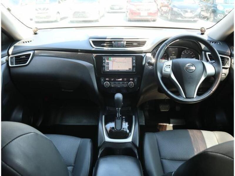 X-TRAIL