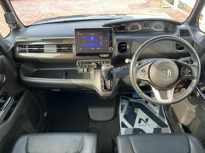 N BOX CUSTOM