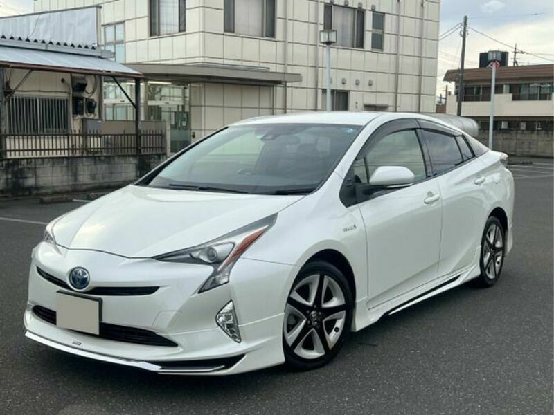 TOYOTA PRIUS