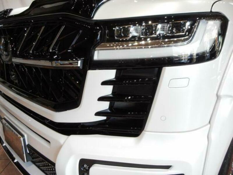 LAND CRUISER