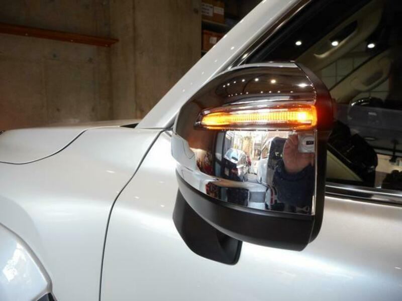 LAND CRUISER