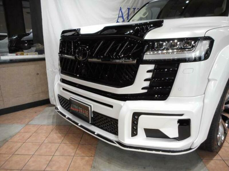 LAND CRUISER