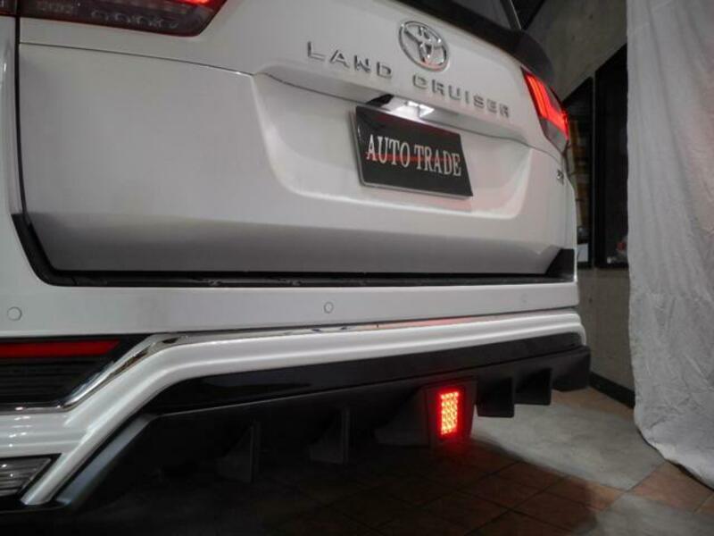 LAND CRUISER