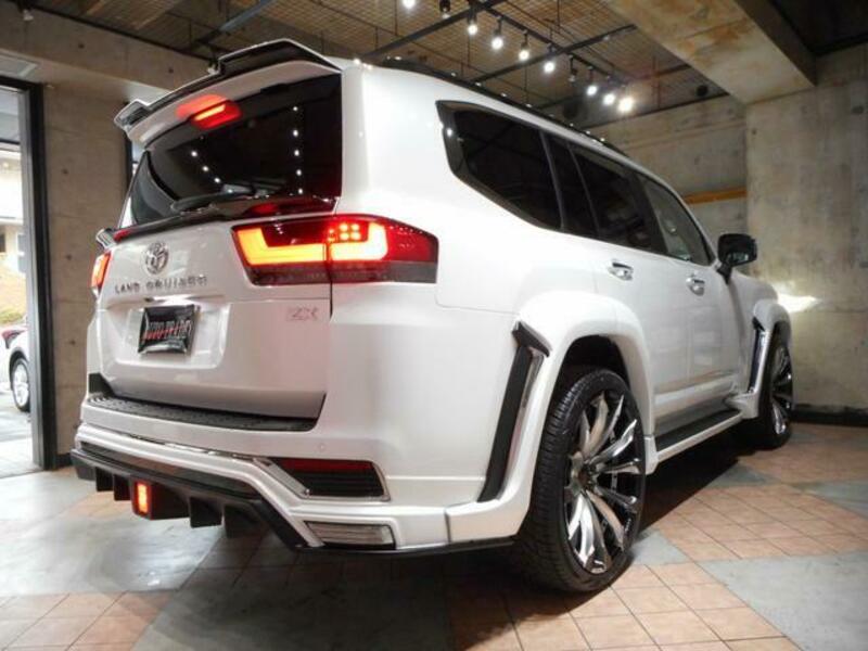 LAND CRUISER