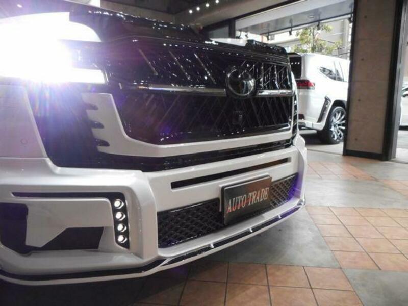 LAND CRUISER