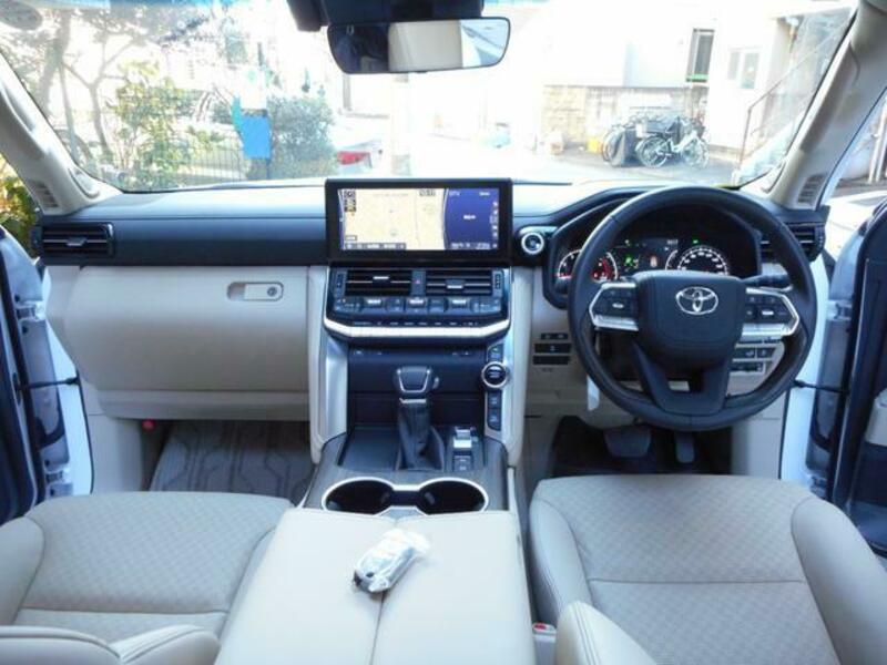 LAND CRUISER