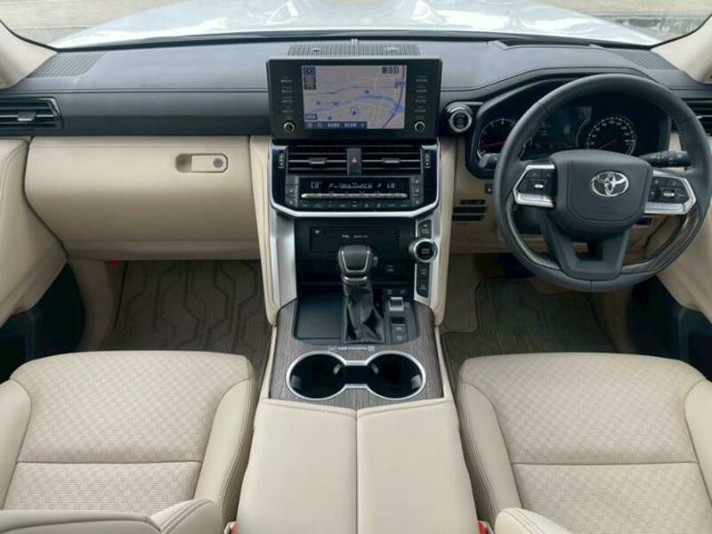 LAND CRUISER