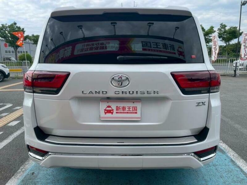 LAND CRUISER