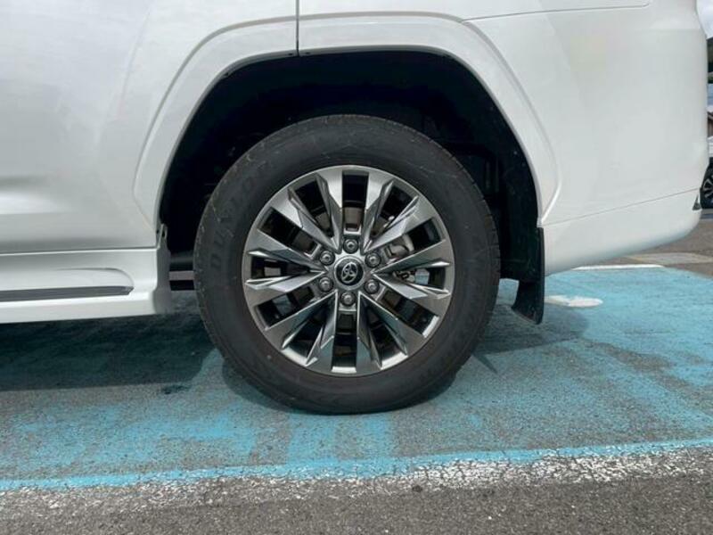 LAND CRUISER