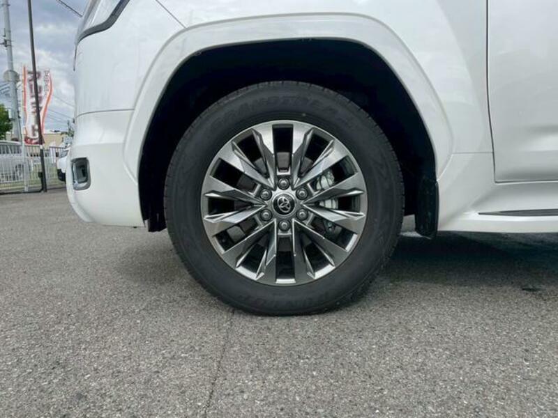 LAND CRUISER