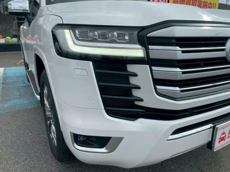 LAND CRUISER